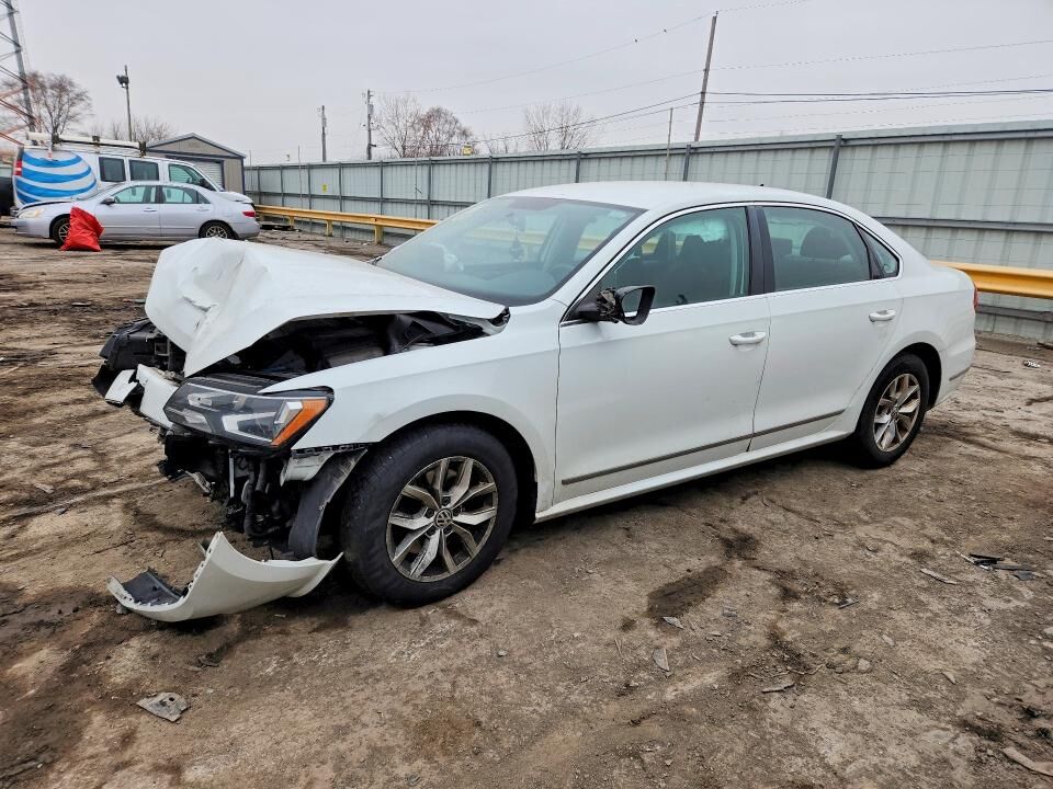 2017 VOLKSWAGEN Passat