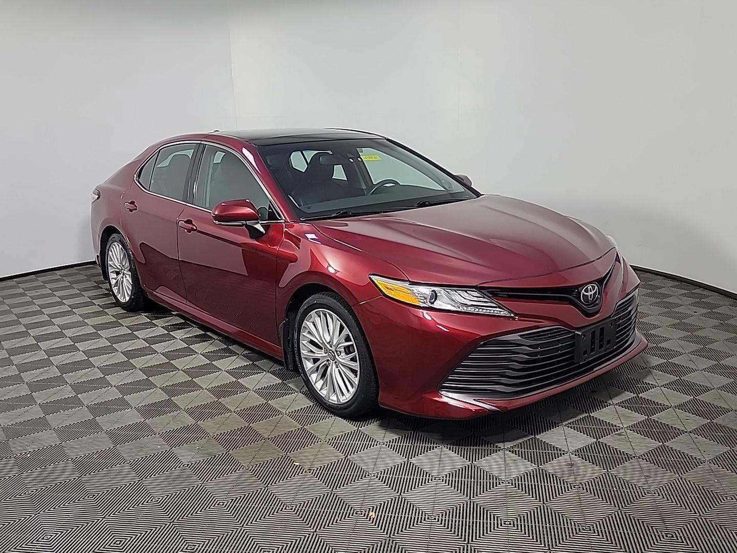 2019 TOYOTA Camry
