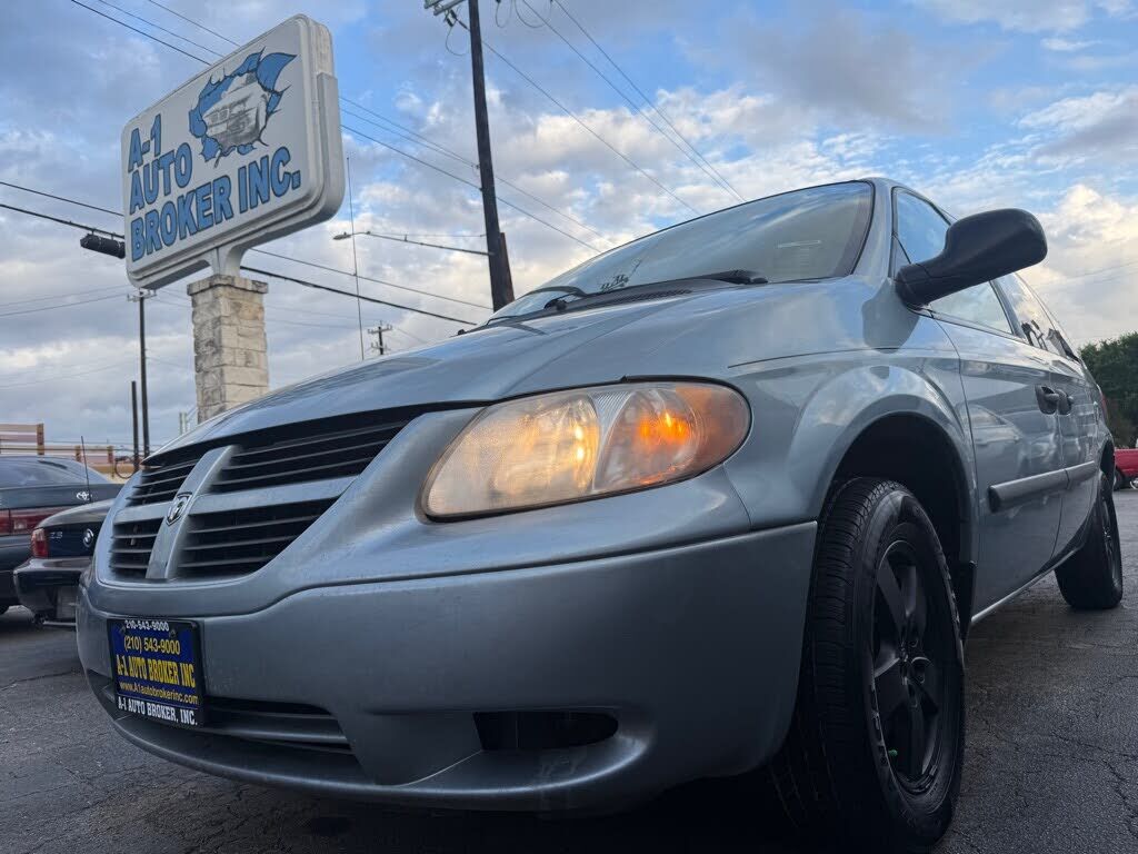 2005 DODGE Caravan