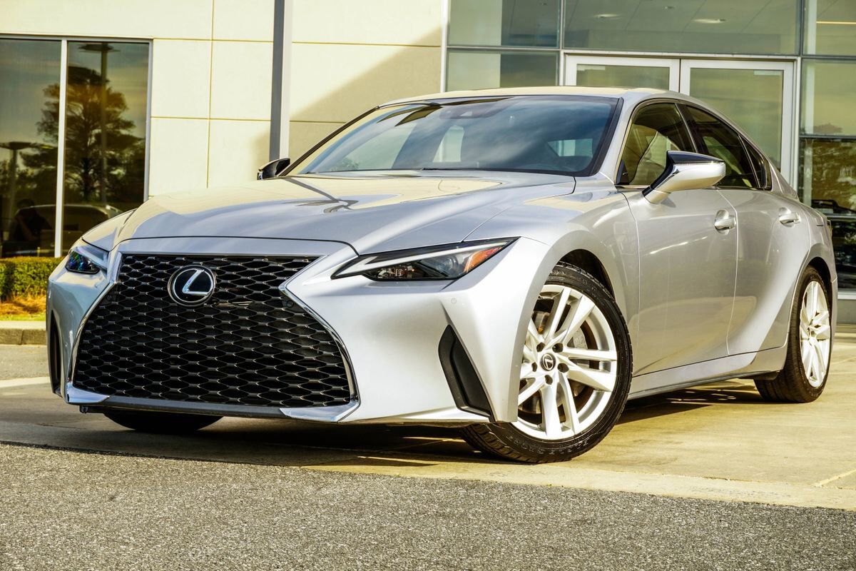 2023 LEXUS IS