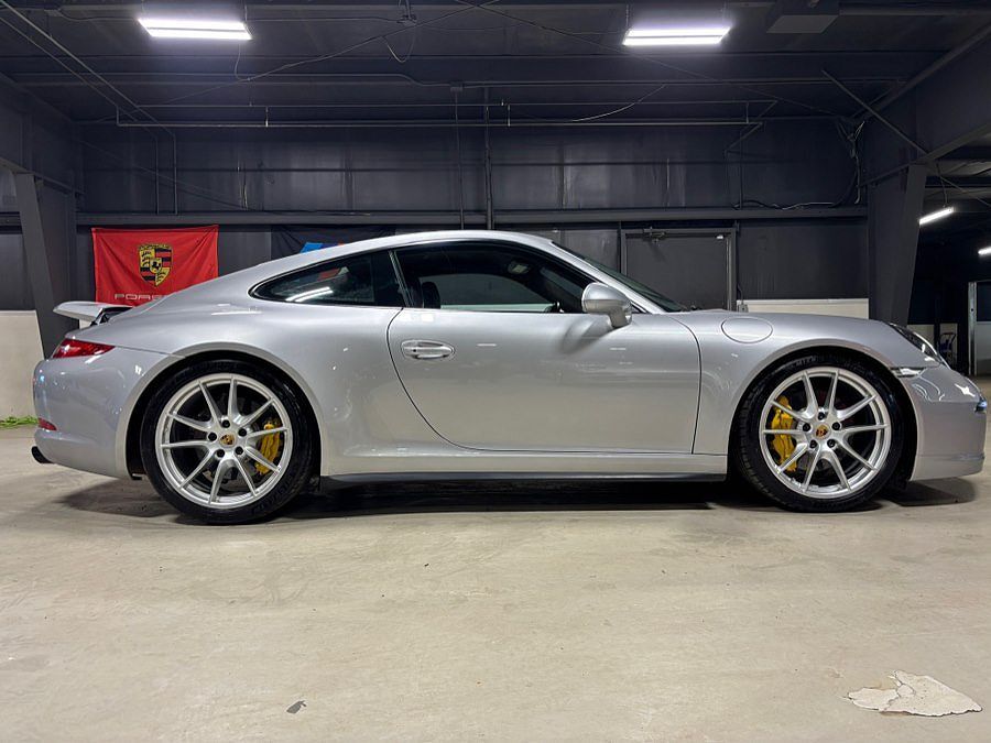 2015 PORSCHE 911