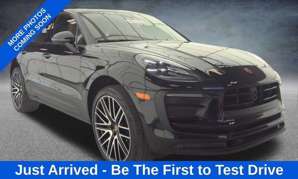 2023 PORSCHE Macan