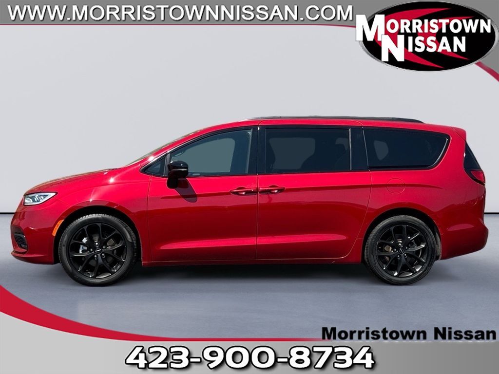 2023 CHRYSLER Pacifica