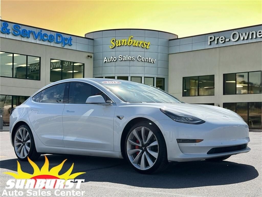 2019 TESLA Model 3