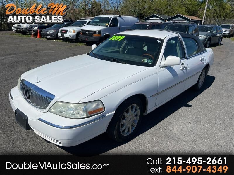2009 LINCOLN Town Car