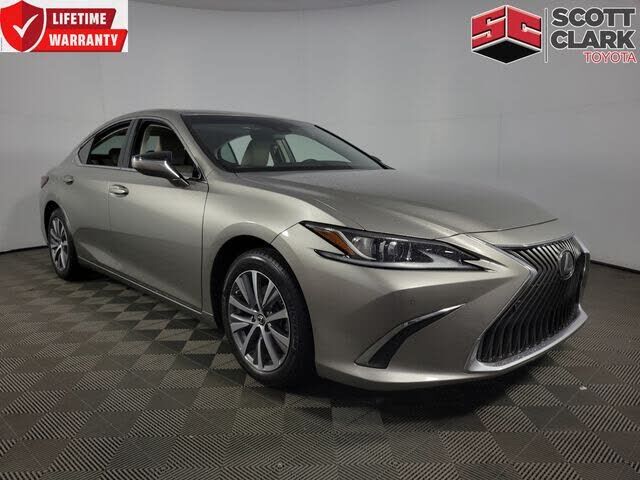 2019 LEXUS ES