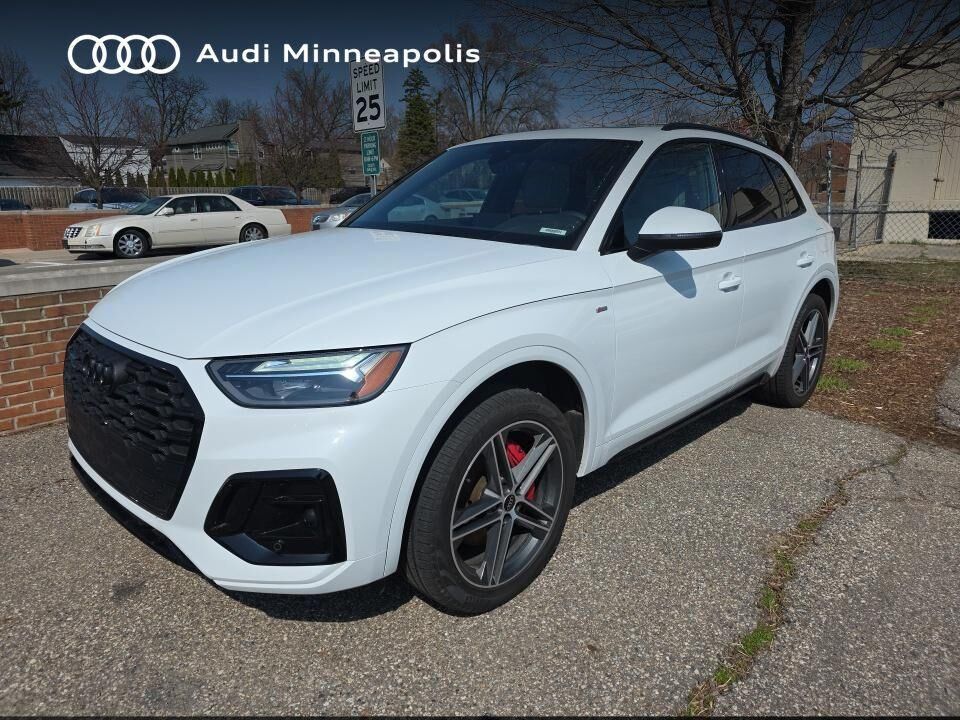 2024 AUDI Q5 e