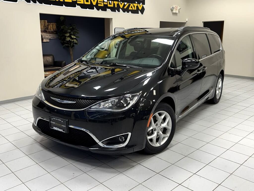 2017 CHRYSLER Pacifica