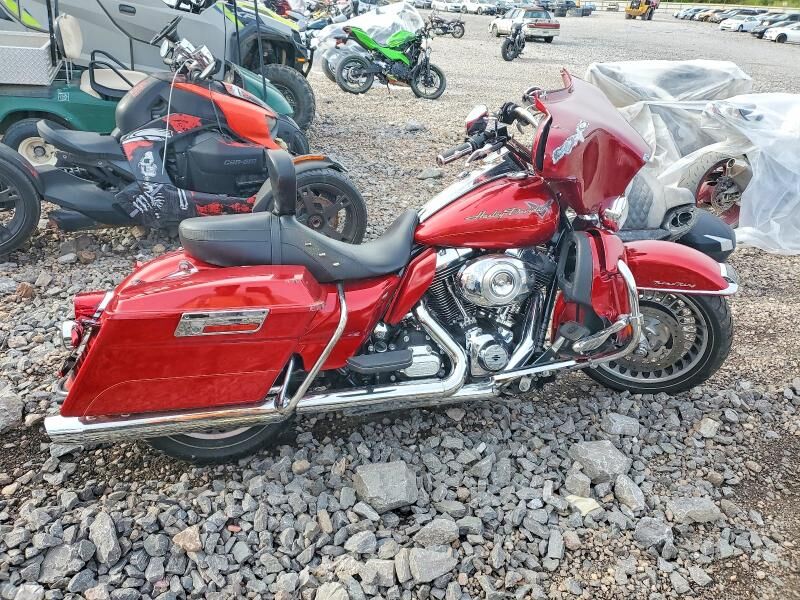 2013 HARLEY DAVIDSON Road King