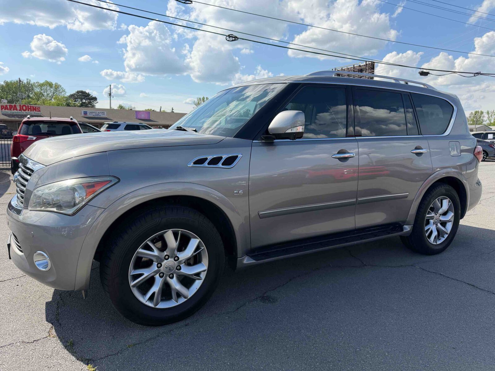 Infiniti QX80