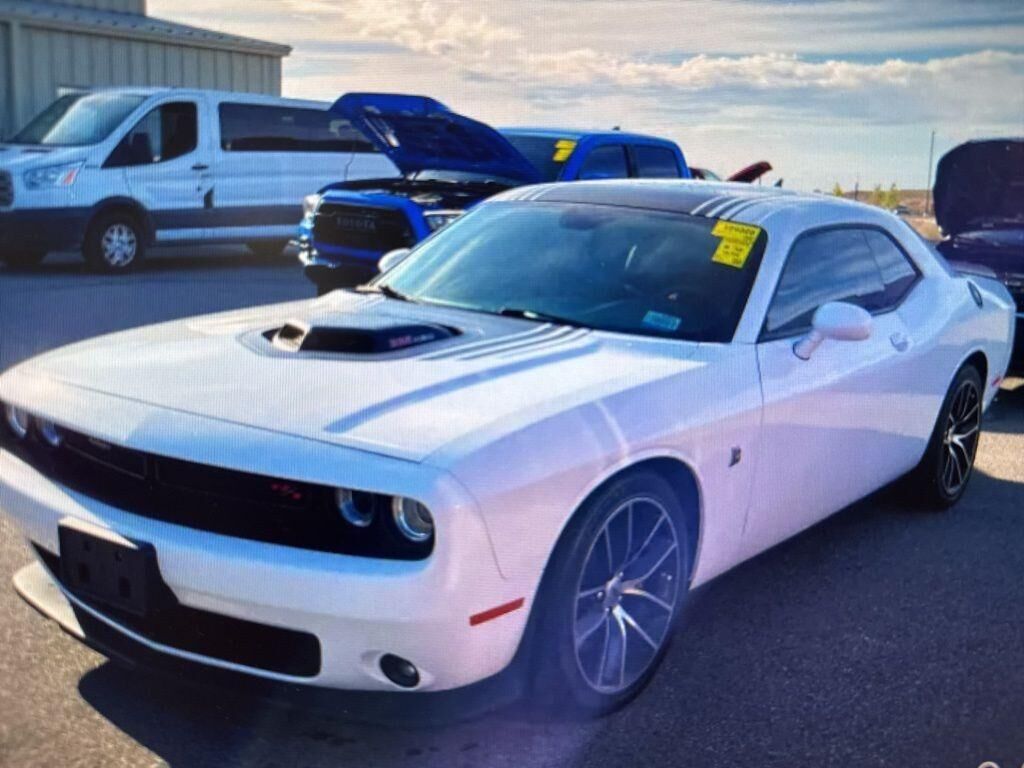 2017 DODGE Challenger