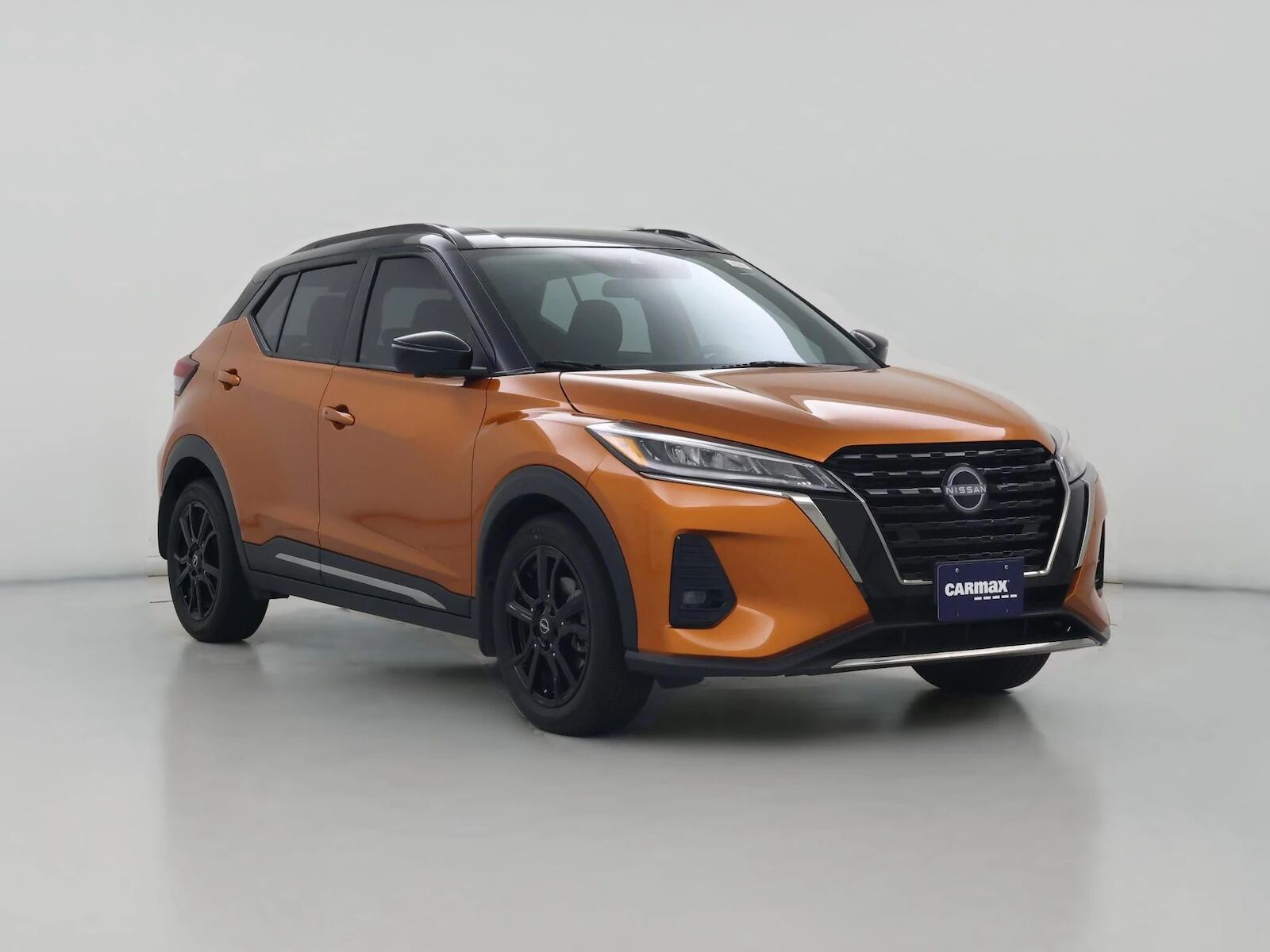 2023 NISSAN Kicks