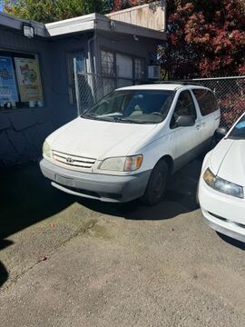 2002 TOYOTA Sienna