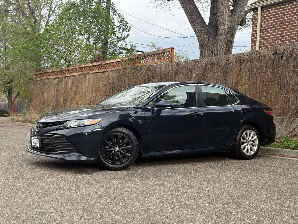 2019 TOYOTA Camry
