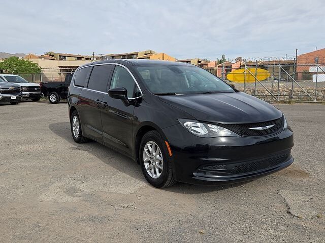 2023 CHRYSLER Voyager