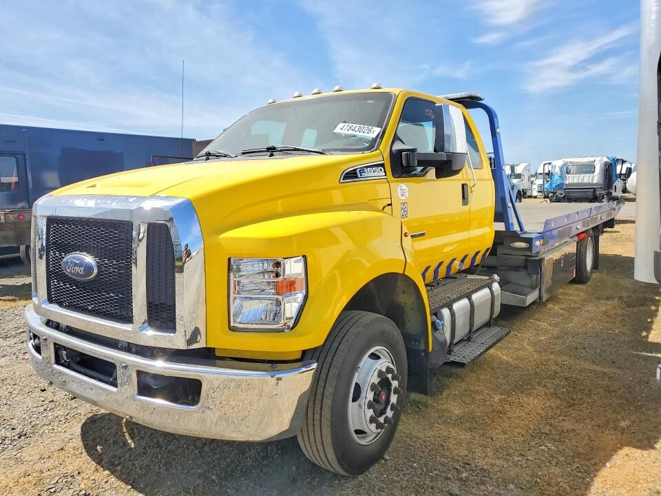 2021 FORD F-650
