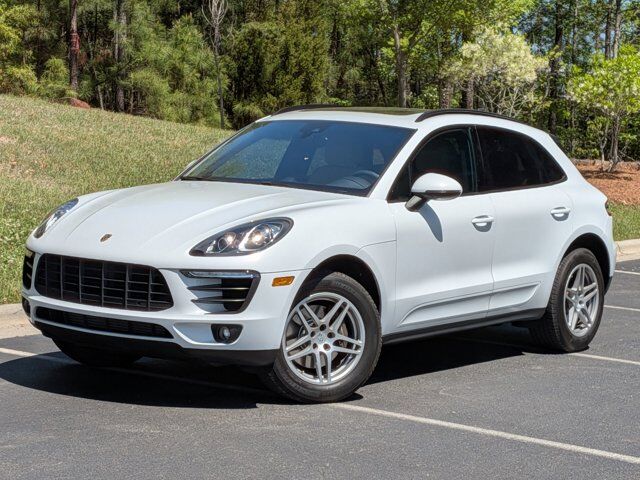 2018 PORSCHE Macan