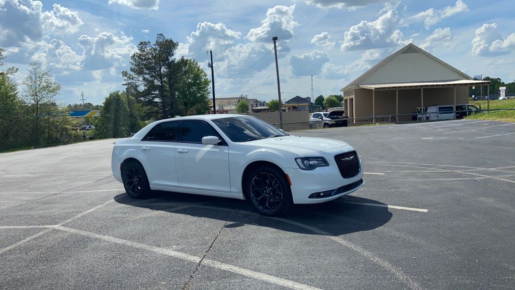 2019 CHRYSLER 300