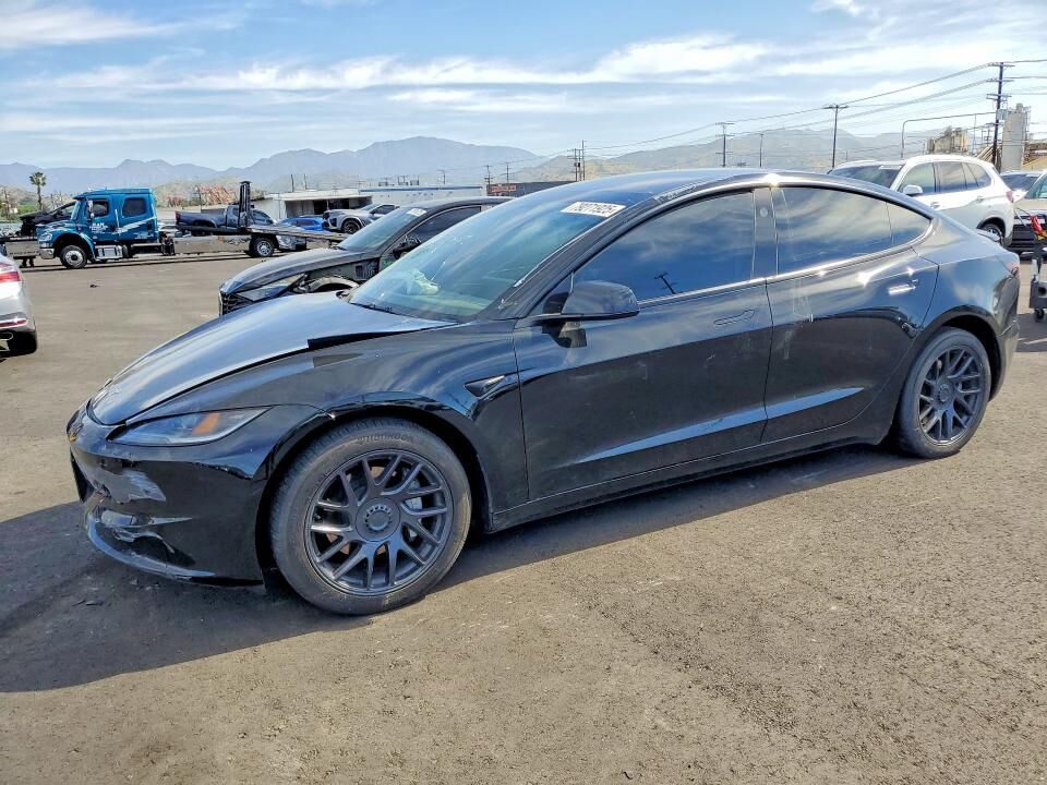 2024 TESLA Model 3