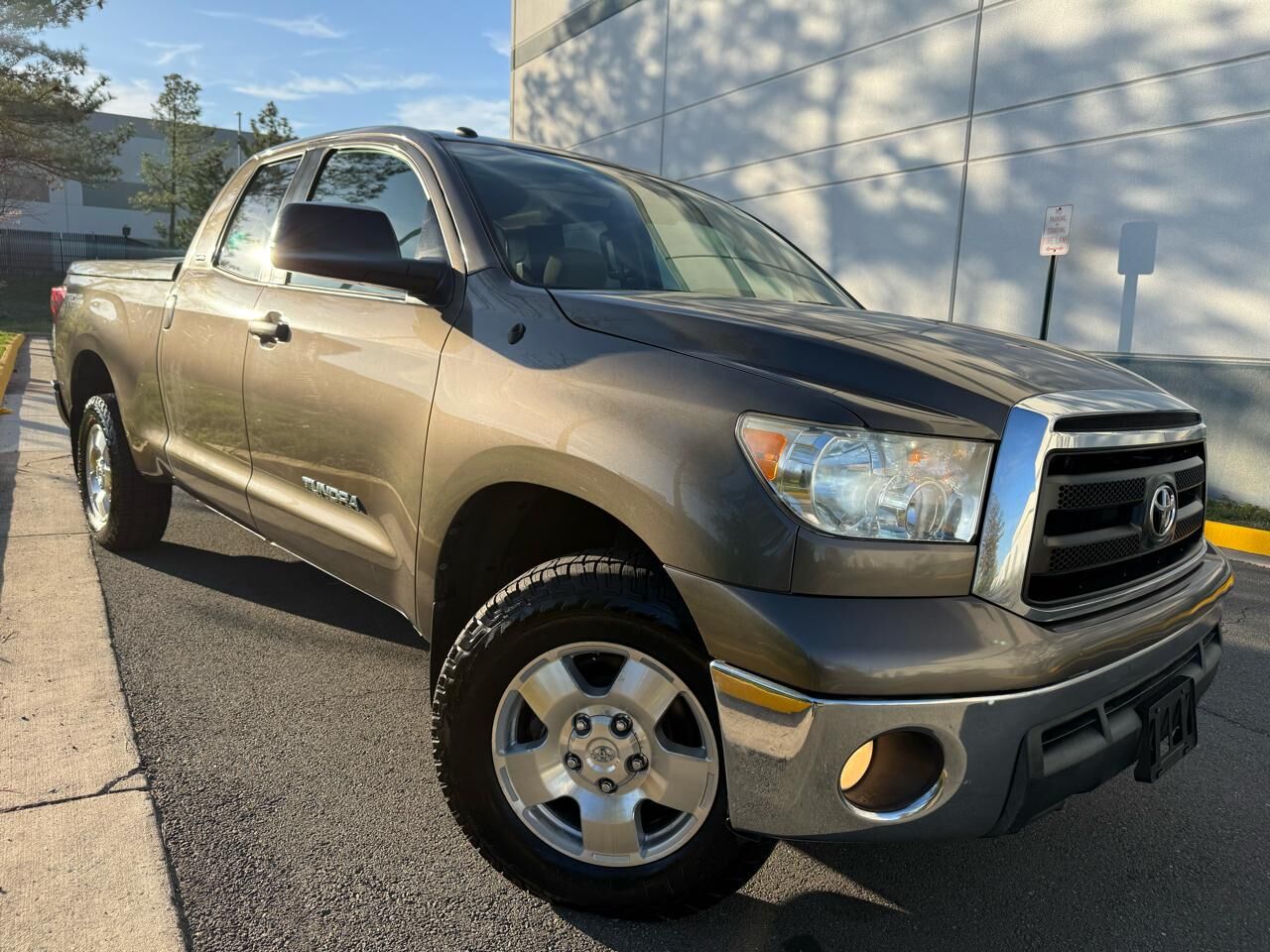 2011 TOYOTA Tundra