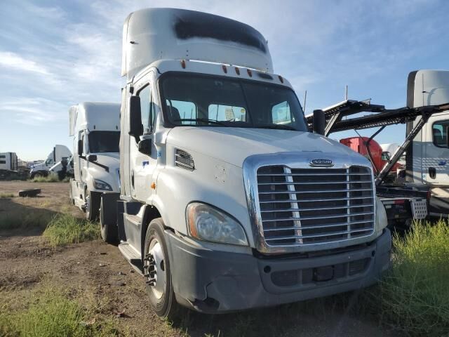 2016 FREIGHTLINER Cascadia