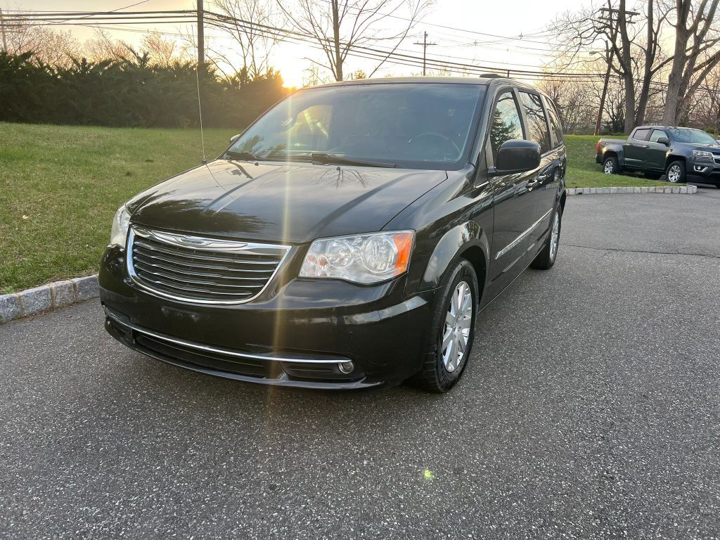 2014 CHRYSLER Town and Country