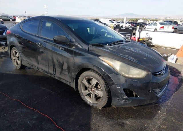 2013 HYUNDAI Elantra