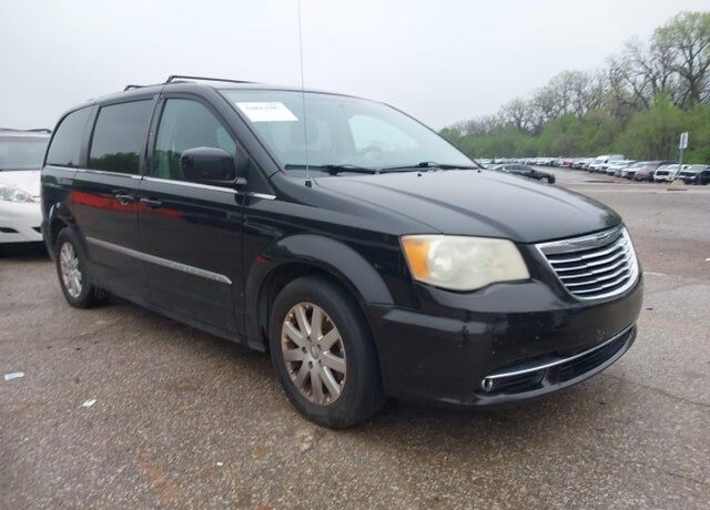 2014 CHRYSLER Town and Country