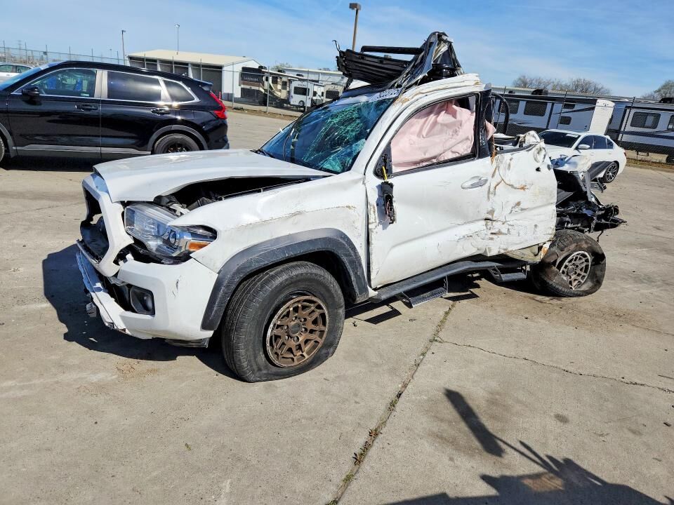 2022 TOYOTA Tacoma