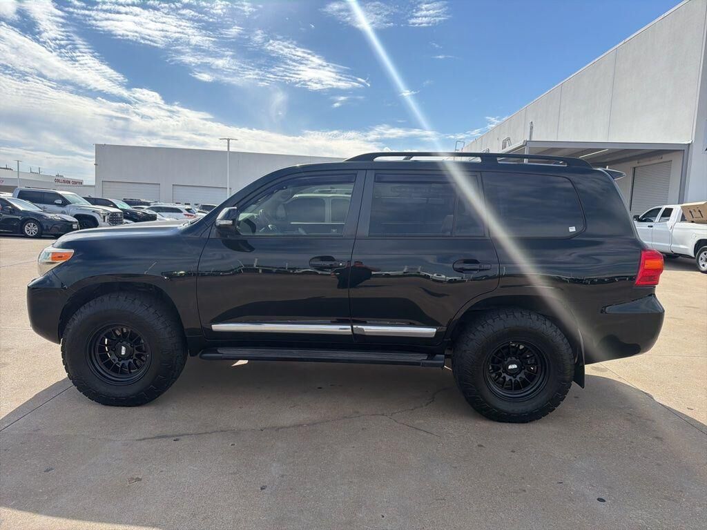 2015 TOYOTA Land Cruiser