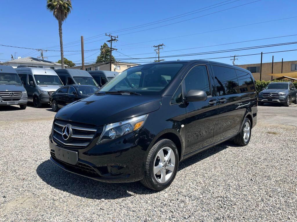 2019 Mercedes-Benz METRIS