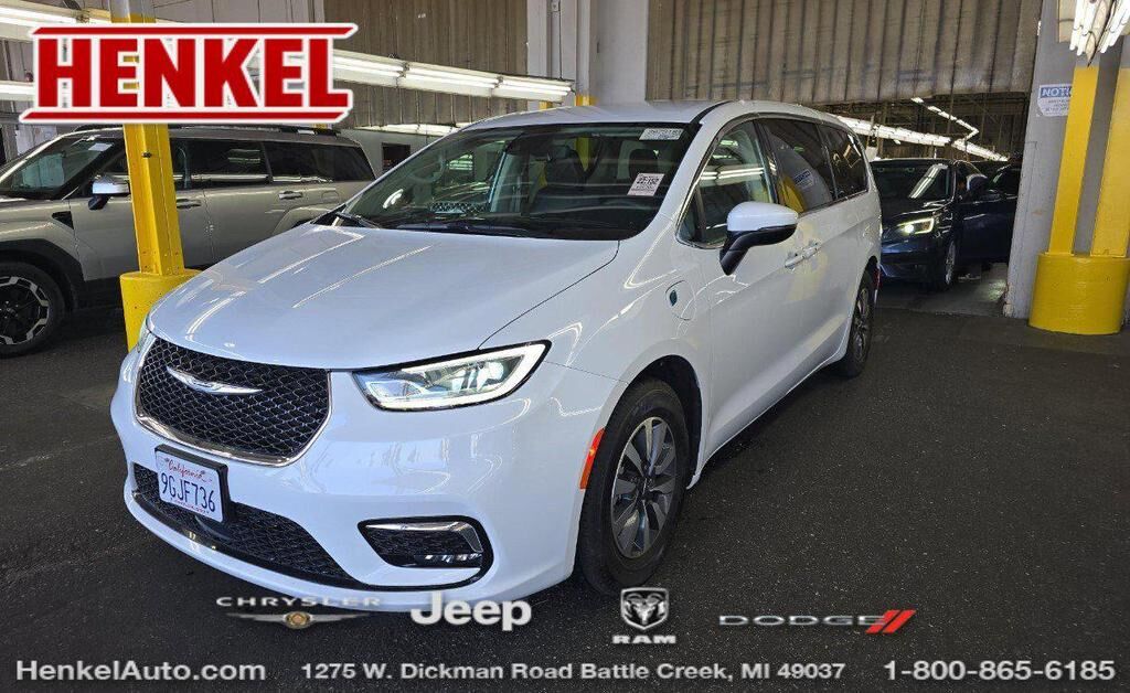 2023 CHRYSLER Pacifica