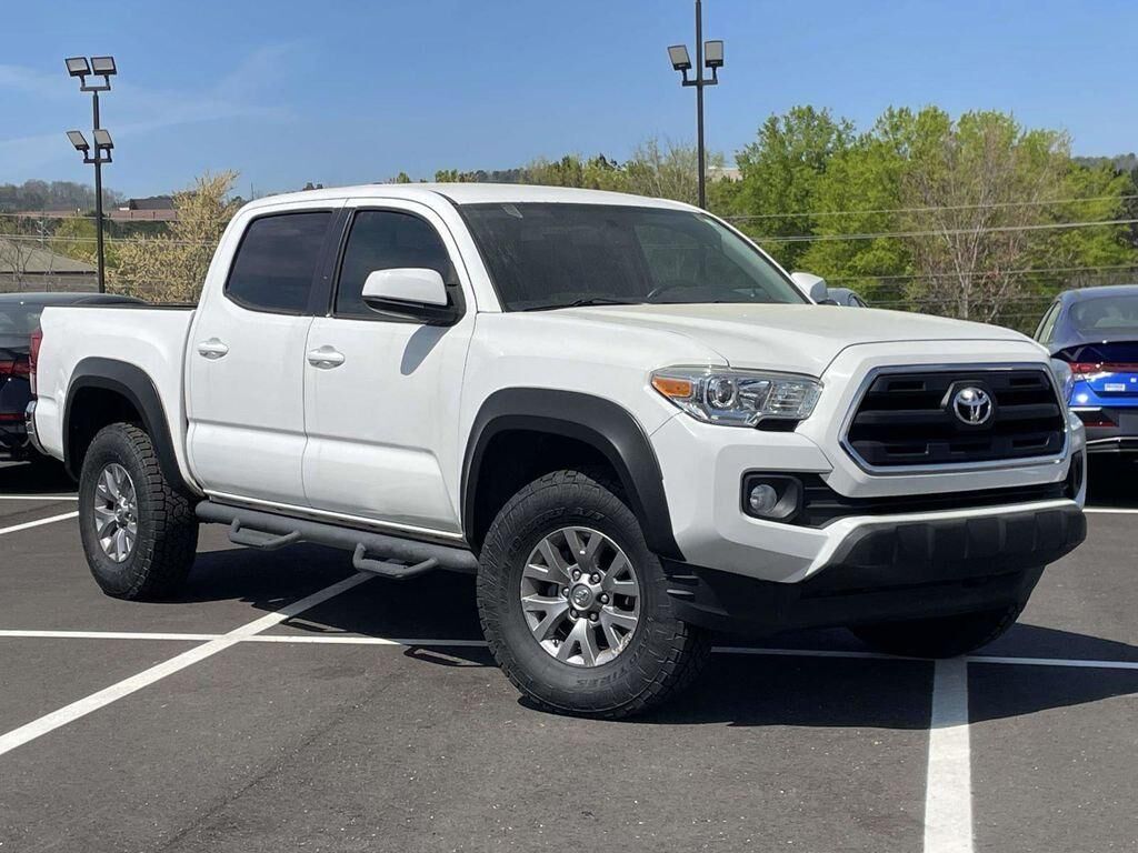 2017 TOYOTA Tacoma