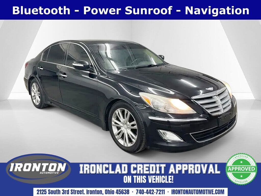 2013 HYUNDAI Genesis