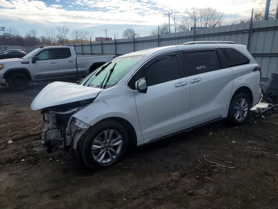 2022 TOYOTA Sienna