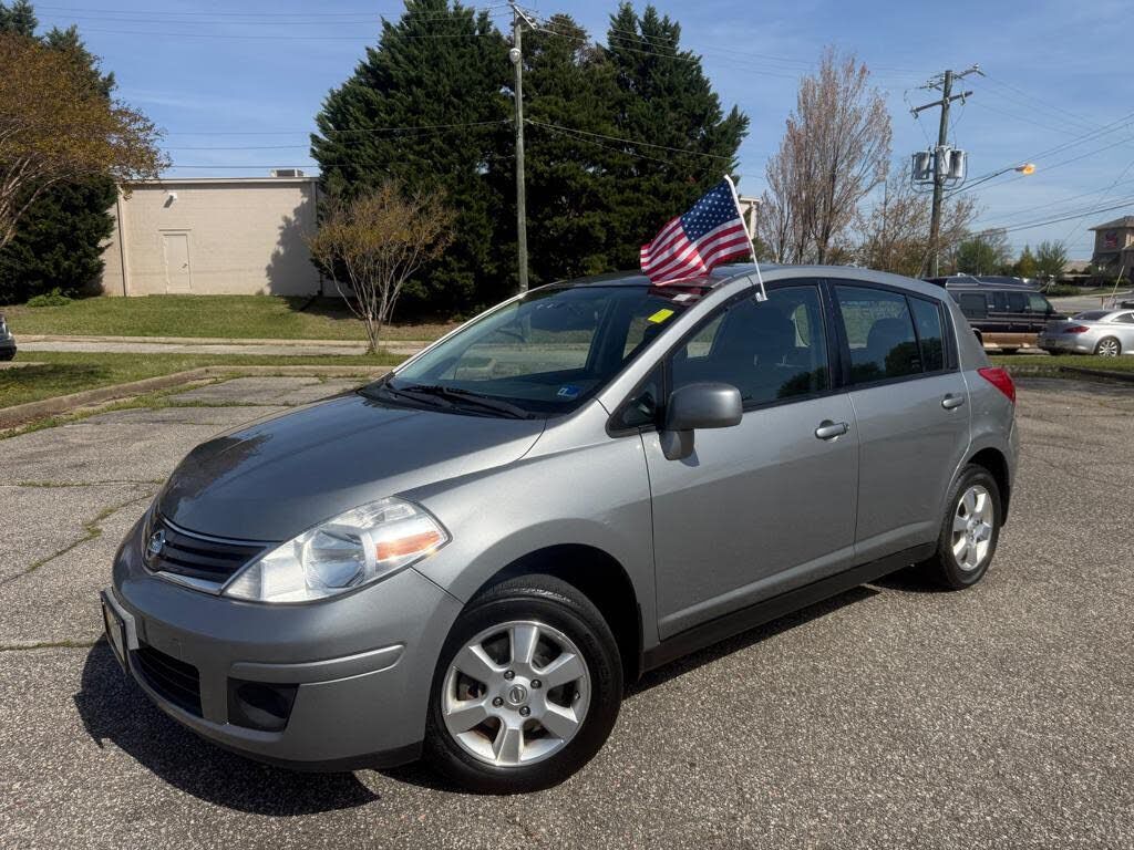 2012 NISSAN Versa