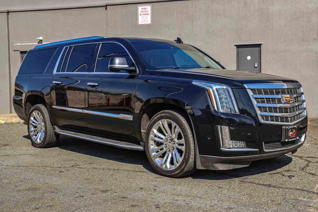 2017 CADILLAC Escalade ESV