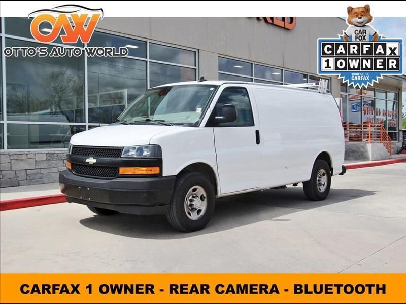 2020 CHEVROLET Express