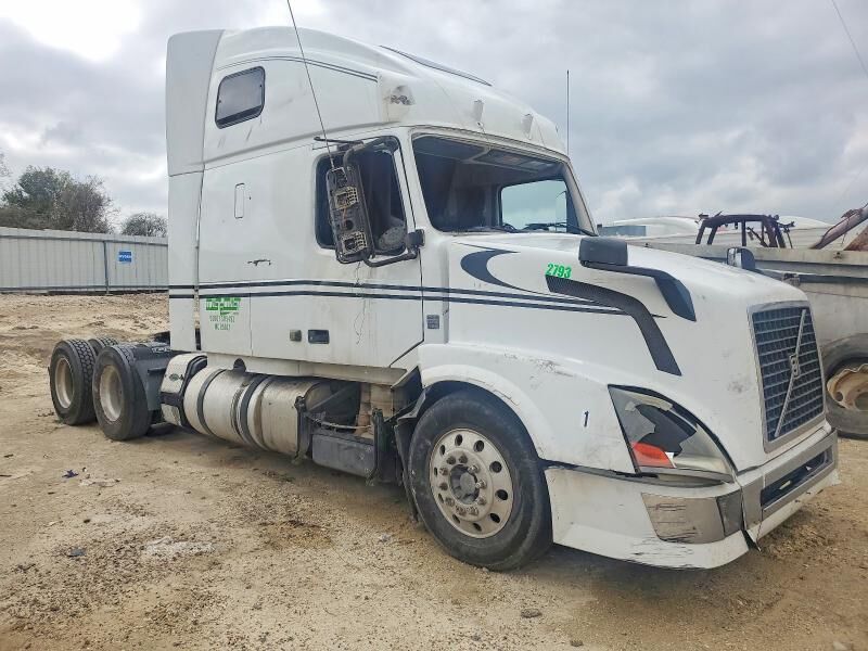 2013 VOLVO TRUCK VNL