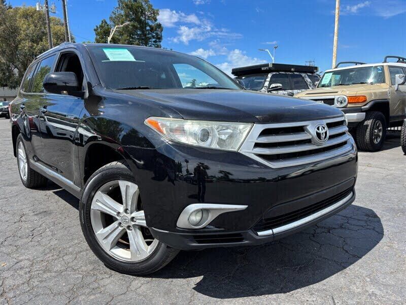 2013 TOYOTA Highlander
