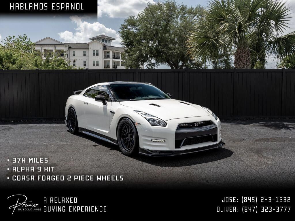 2016 NISSAN GT-R