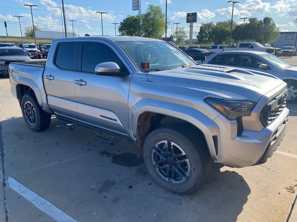 2024 TOYOTA Tacoma