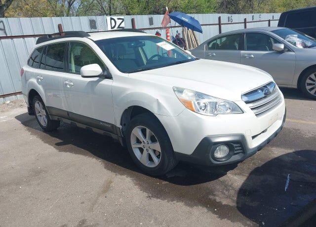 2013 SUBARU Outback