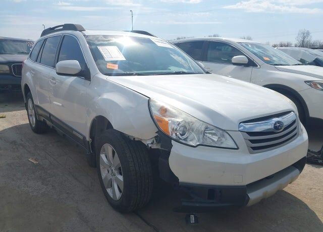 2011 SUBARU Outback