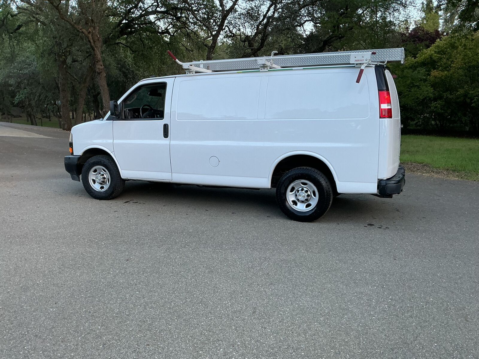 2020 CHEVROLET Express