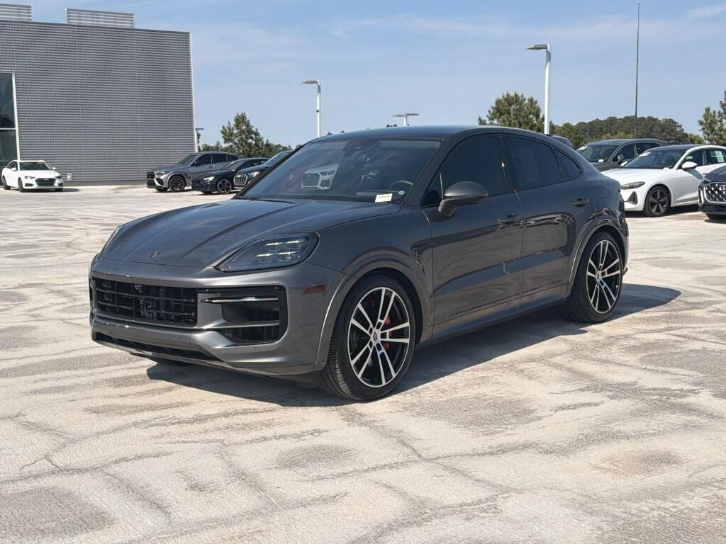 2024 PORSCHE Cayenne