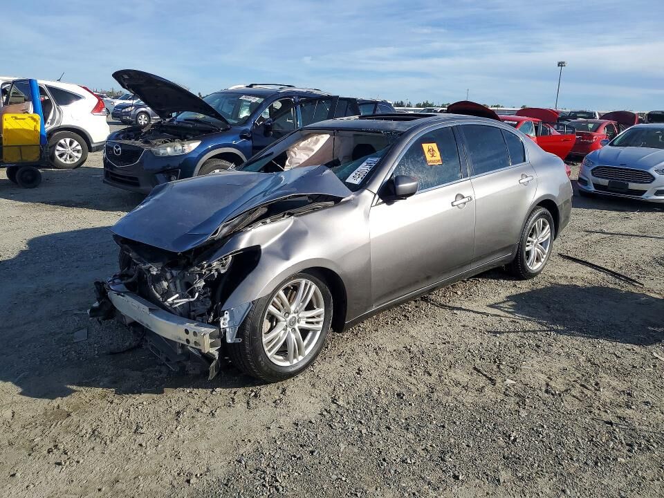 2013 INFINITI G37