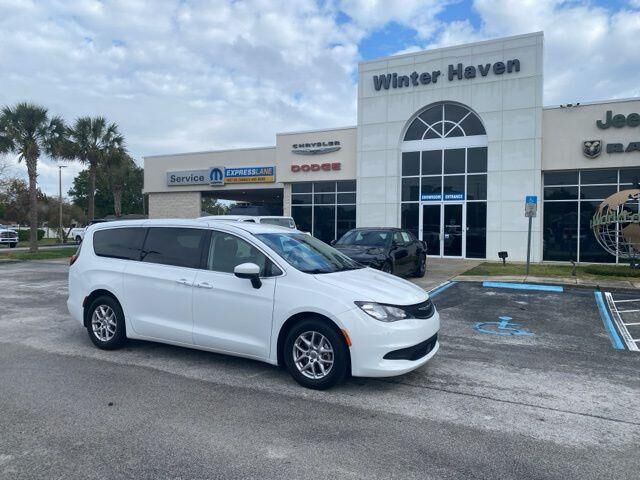 2023 CHRYSLER Voyager