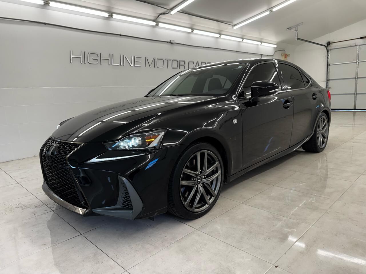 2017 LEXUS IS