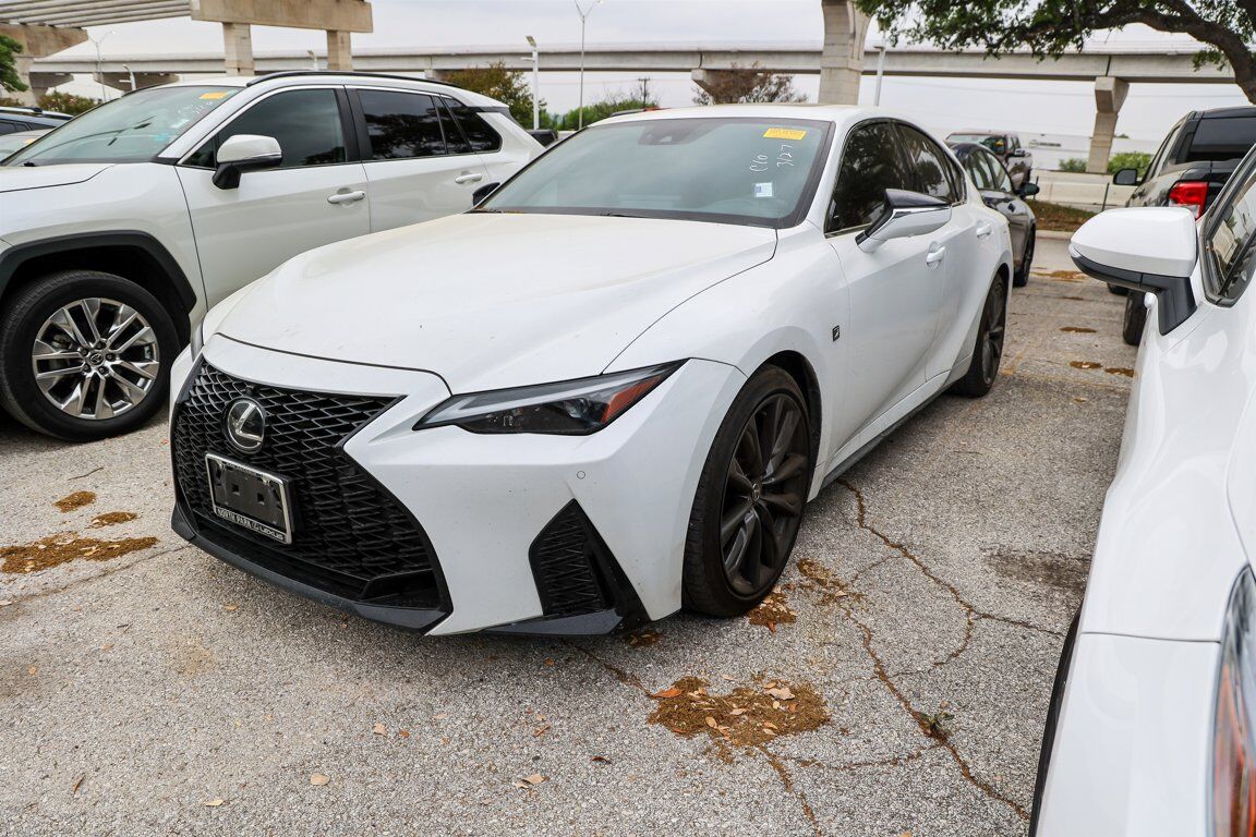 2023 LEXUS IS